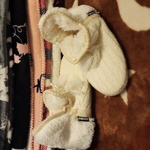 Women's Muk Luks size 7-8